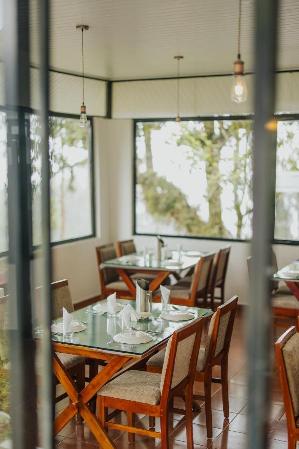 Misty Courtyard Resort Chinnakanal Εξωτερικό φωτογραφία